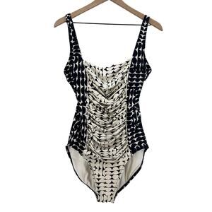 Calvin Klein One-Piece Swimsuit 14 Black White Slimming Ruched Bathing Suit Chic